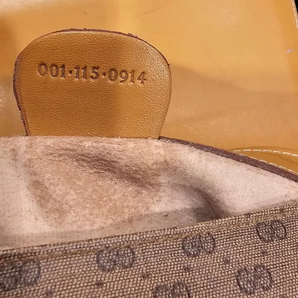 GUCCI Micro GG Supreme Vintage Shoulder Bag - Picture 7 of 8